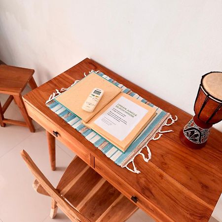 Urban Jungle Beach House Canggu Buitenkant foto