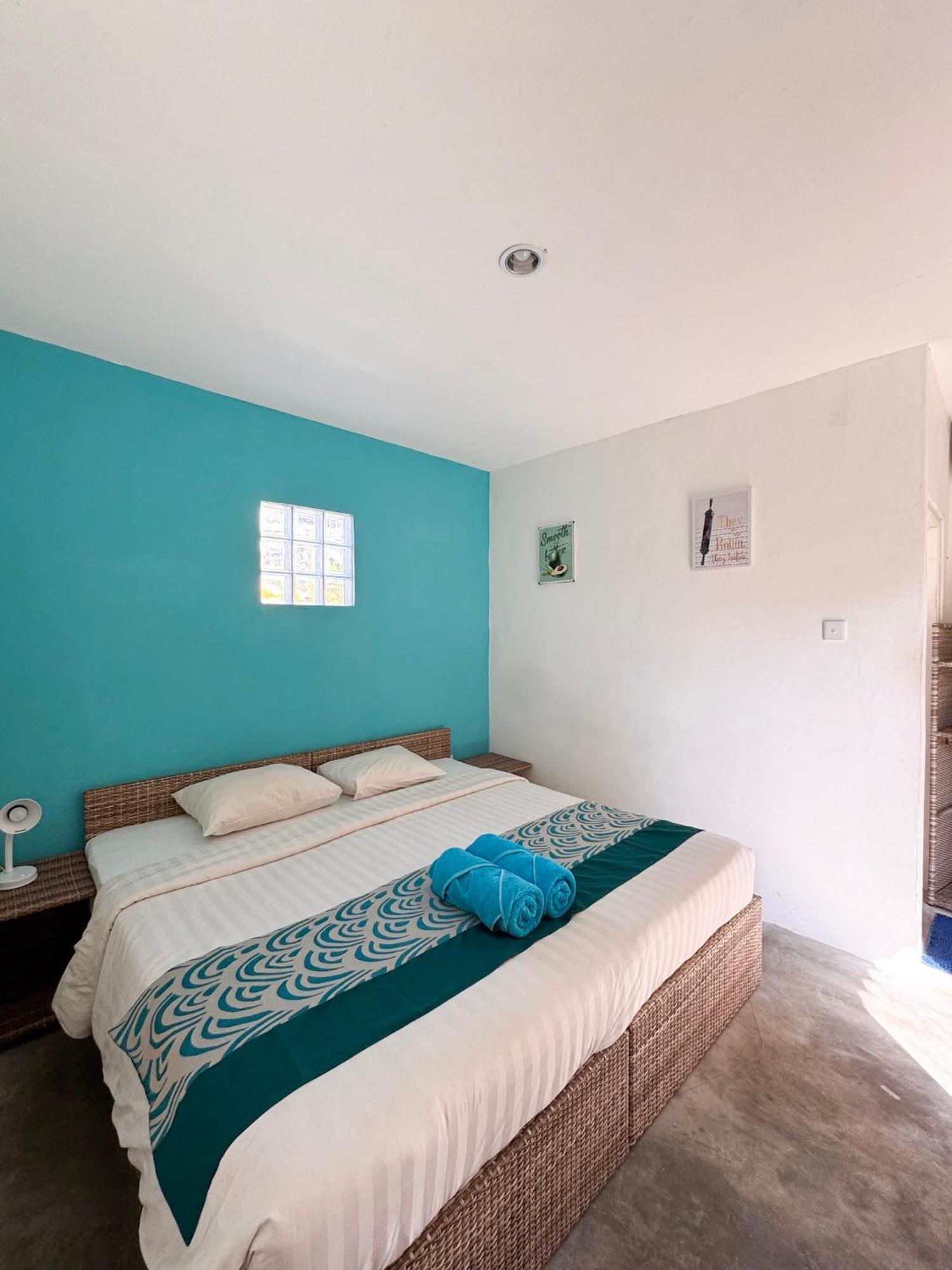 Urban Jungle Beach House Canggu Buitenkant foto