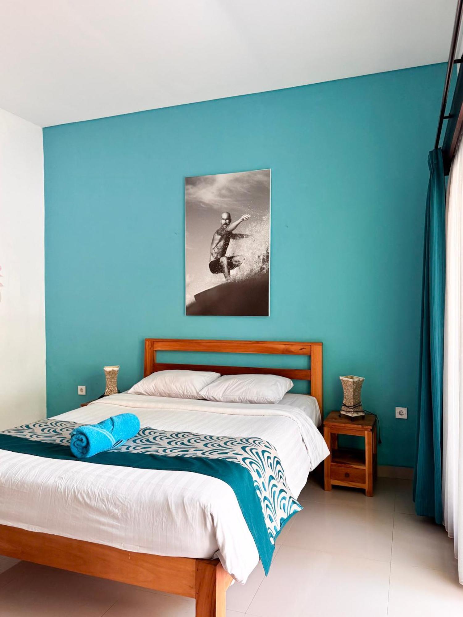 Urban Jungle Beach House Canggu Buitenkant foto